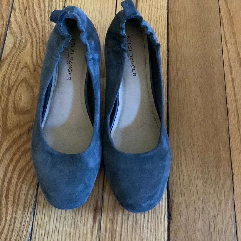 Kelsi Dagger short heels